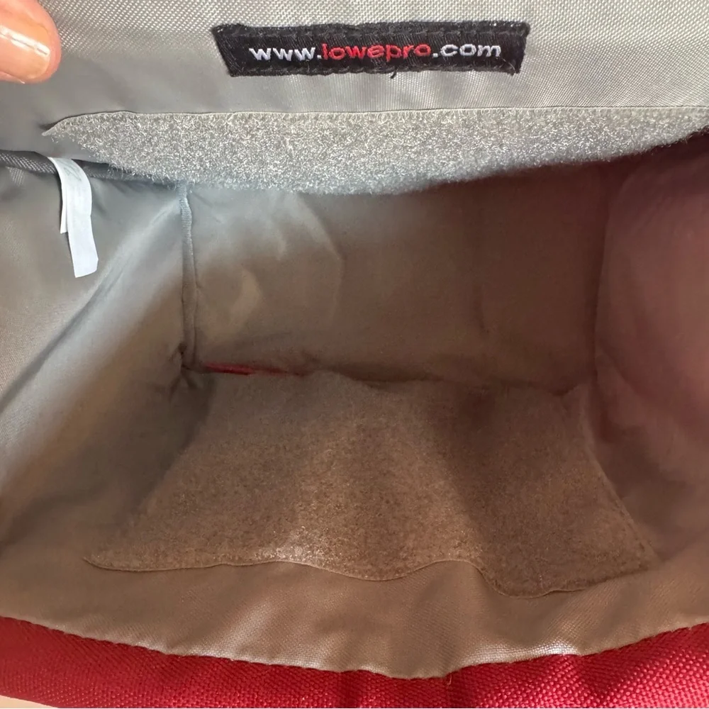 Lowepro Red Black Nylon Padded Large Unisex Camera Bag with Shoulder Strap
